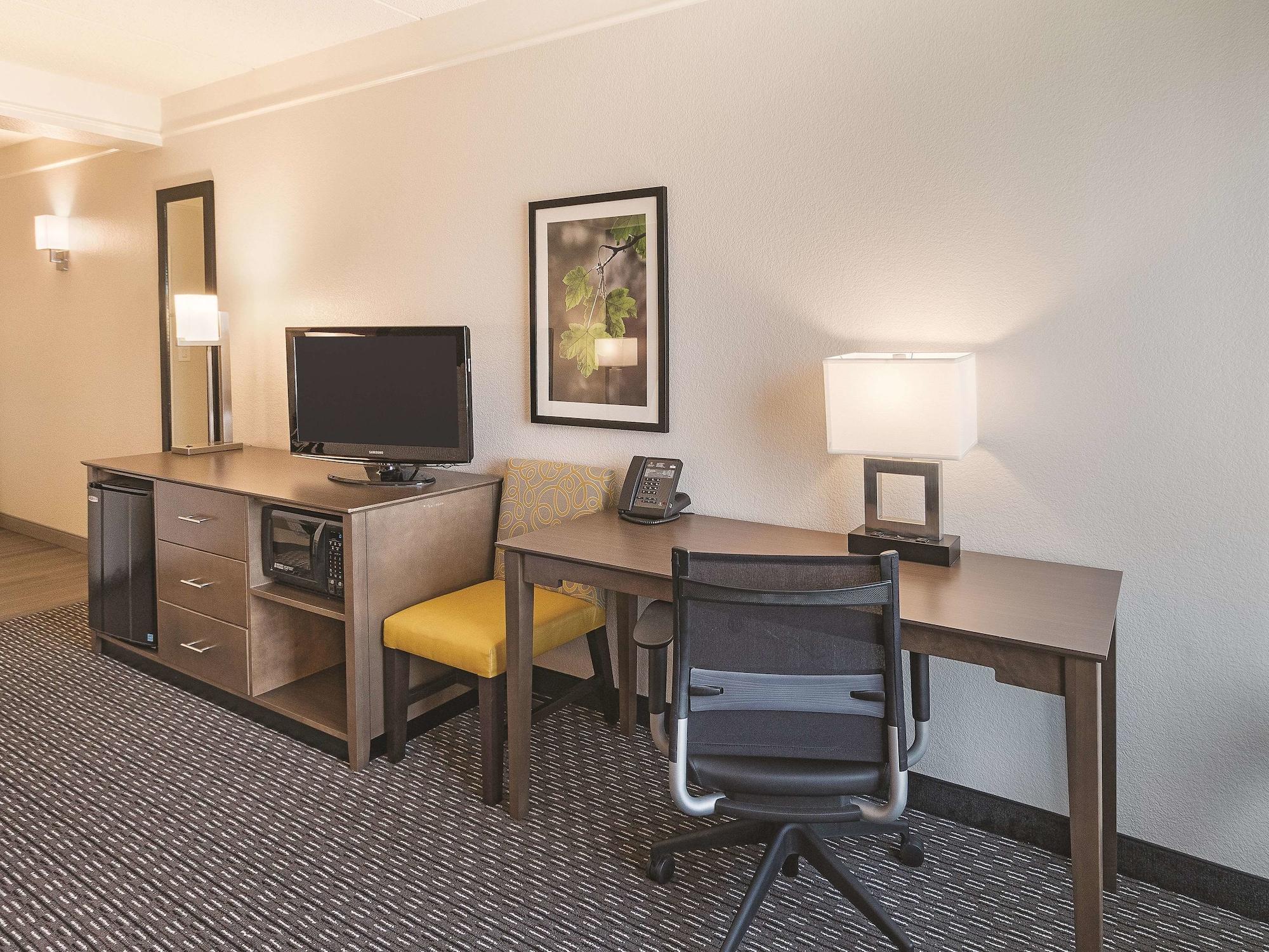 La Quinta By Wyndham Arlington North 6 Flags Dr Ξενοδοχείο Εξωτερικό φωτογραφία