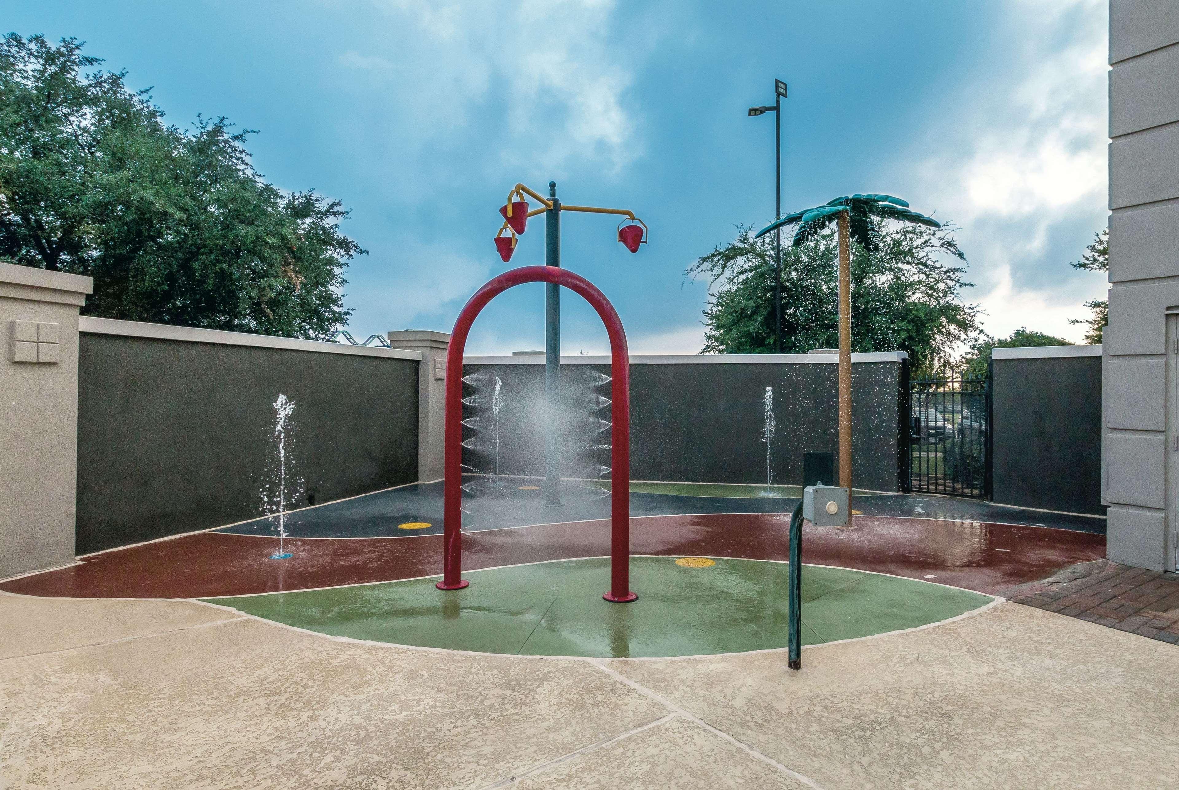 La Quinta By Wyndham Arlington North 6 Flags Dr Ξενοδοχείο Εξωτερικό φωτογραφία