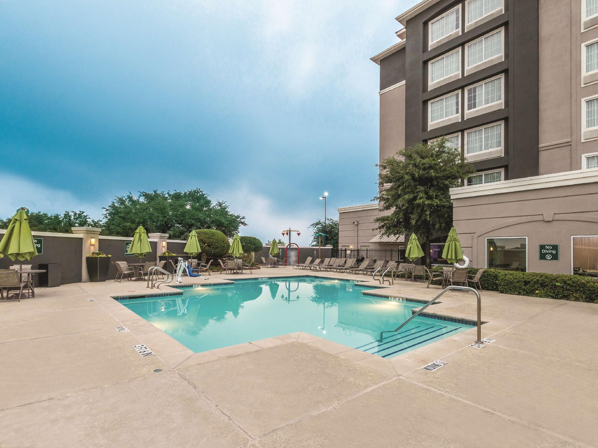 La Quinta By Wyndham Arlington North 6 Flags Dr Ξενοδοχείο Εξωτερικό φωτογραφία