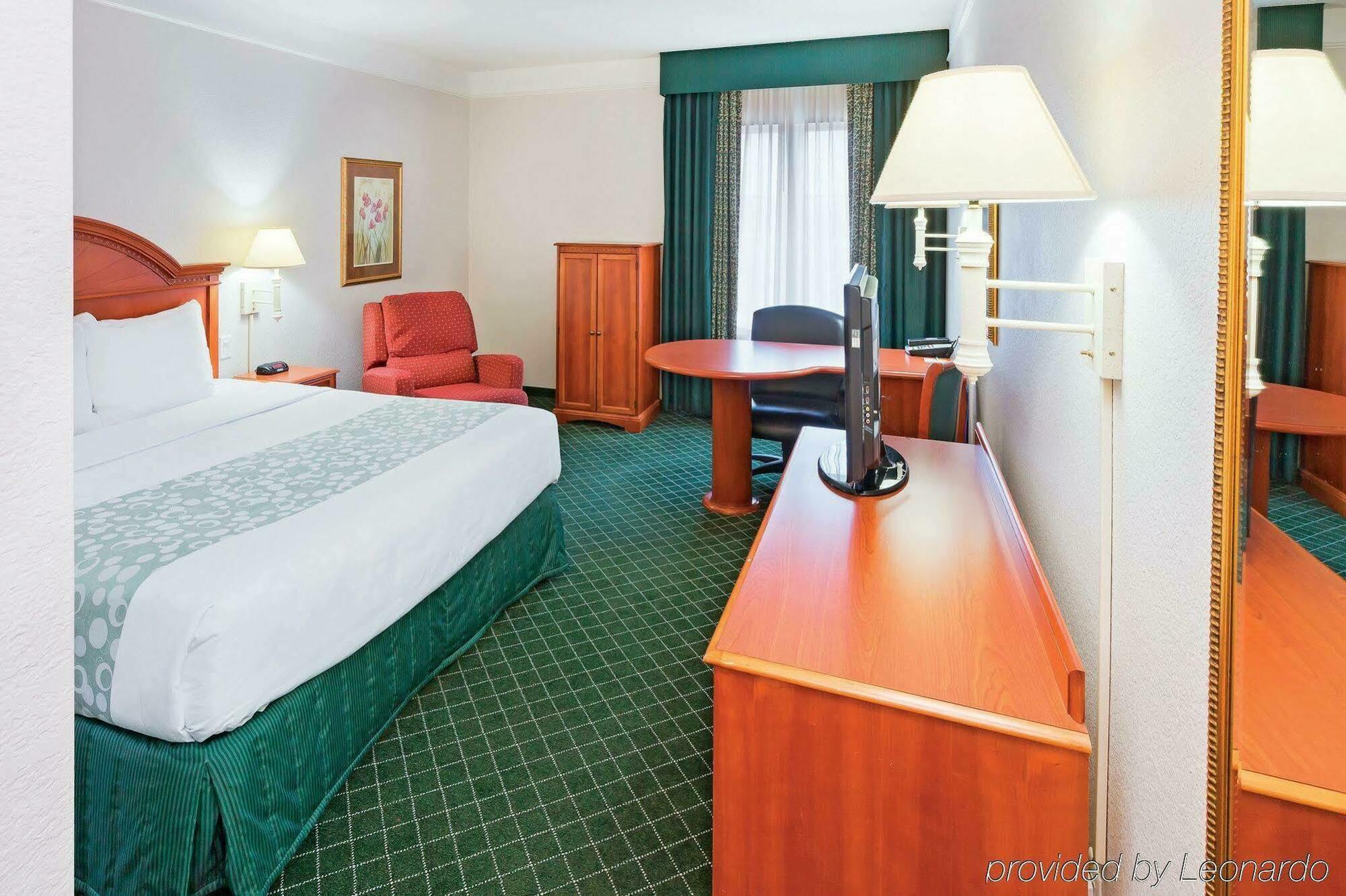 La Quinta By Wyndham Arlington North 6 Flags Dr Ξενοδοχείο Εξωτερικό φωτογραφία